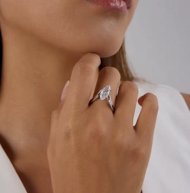Screenshot_2025-09-23_at_17-19-15_J_D_Fashion_Bague_En_Acier_Inoxydable_Avec_Zircon_Taille_Marquise_Bijoux_Minimalistes_Hypoallergeniques_Bagues_De_Fiancailles_Empilables_Pour_Femmes.png